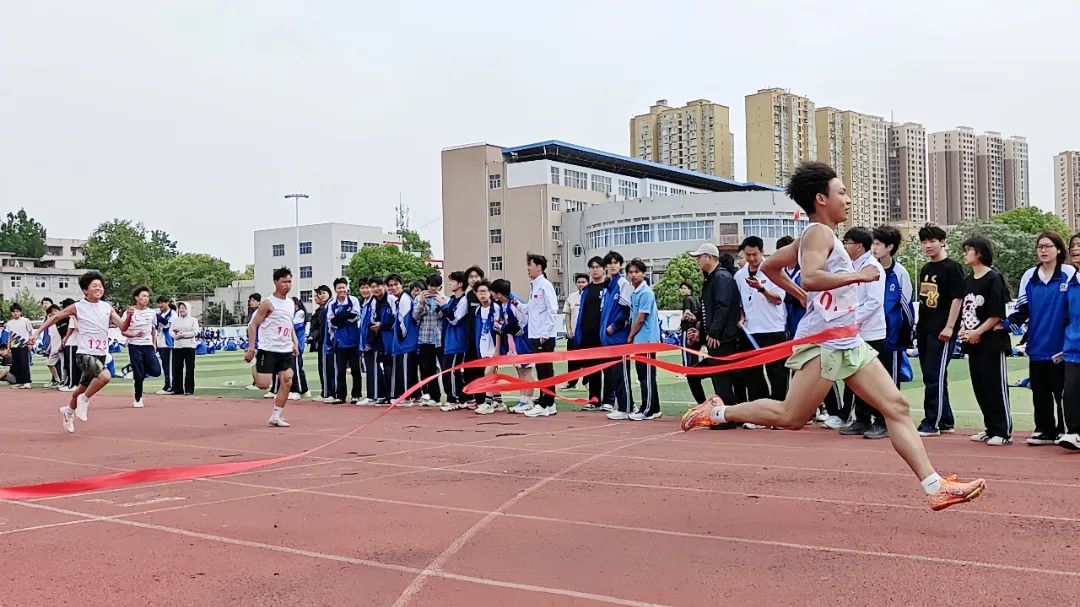 强体魄、聚合力、展风采--2025春季田径运动会暨教职工趣味运动会掠影