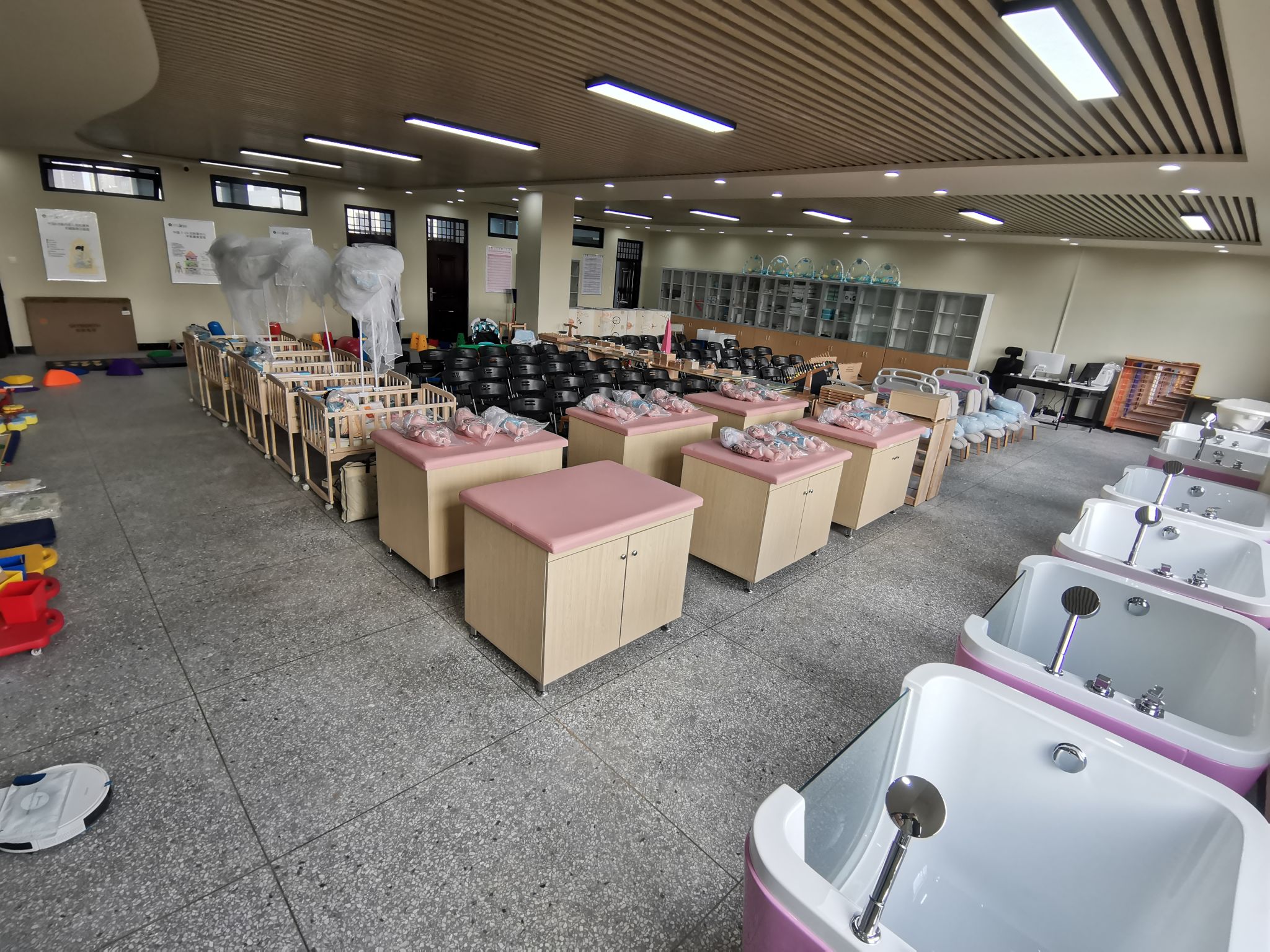 学前教育系母婴护理与幼儿照护实训室课堂全景VR