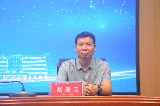 科普肝炎知识 守护健康校园——卧龙区疾控中心赵建玉主检师开展病毒性肝炎专题讲座