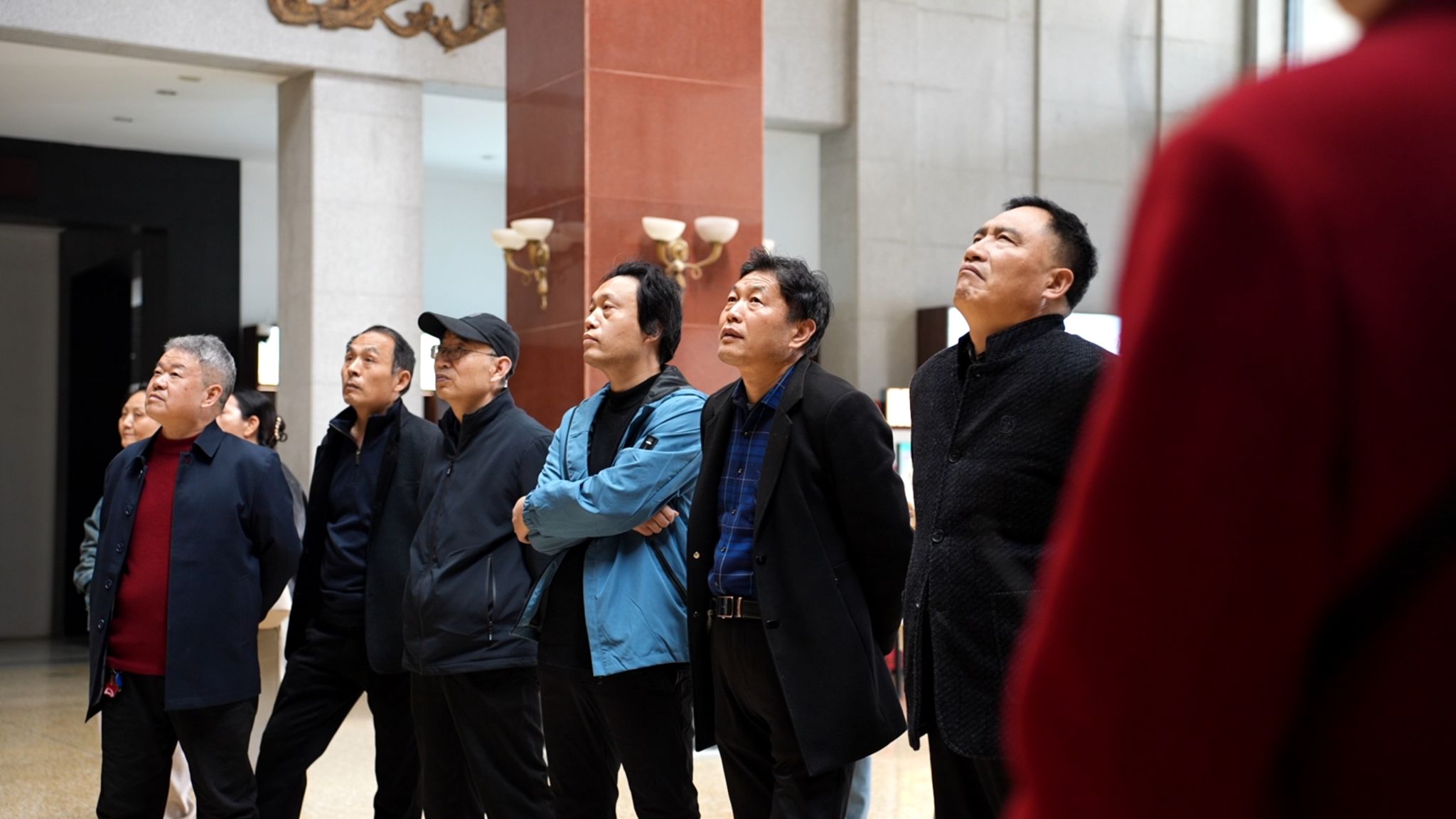 赏汉画瑰宝 强文化自信 担育人使命——我校组织公共基础课教师走进南阳市汉画馆开展研学活动