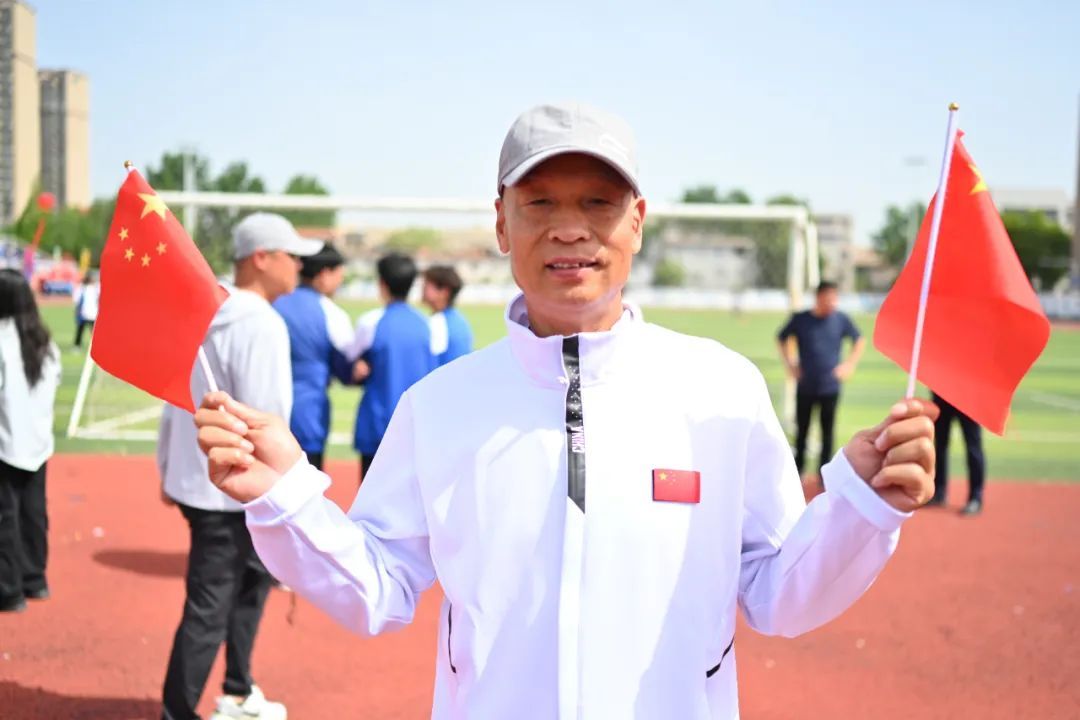 强体魄、聚合力、展风采--2025春季田径运动会暨教职工趣味运动会掠影