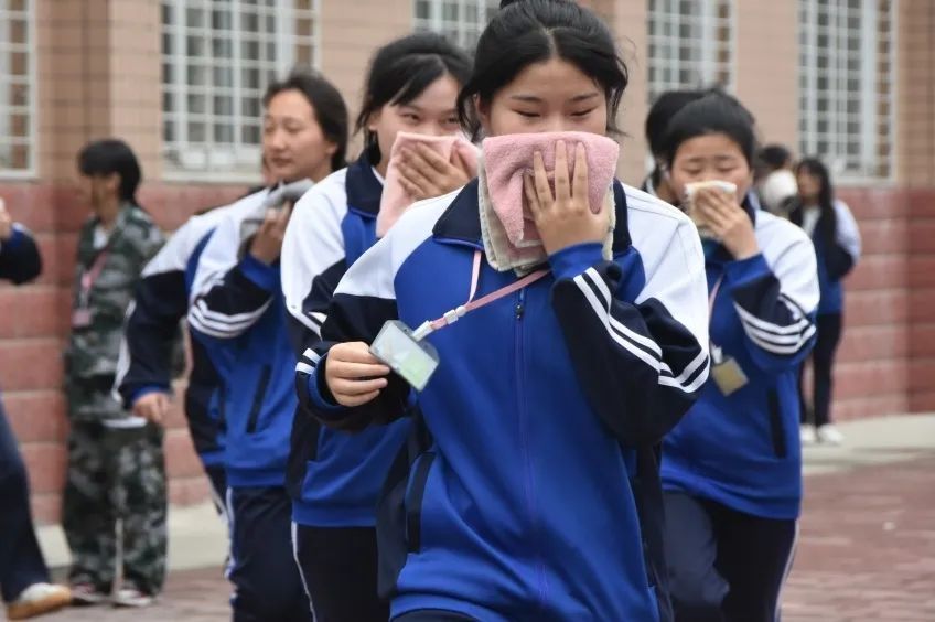防“灾”减“灾”，我们在行动——我校举办“防灾减灾”疏散演练活动
