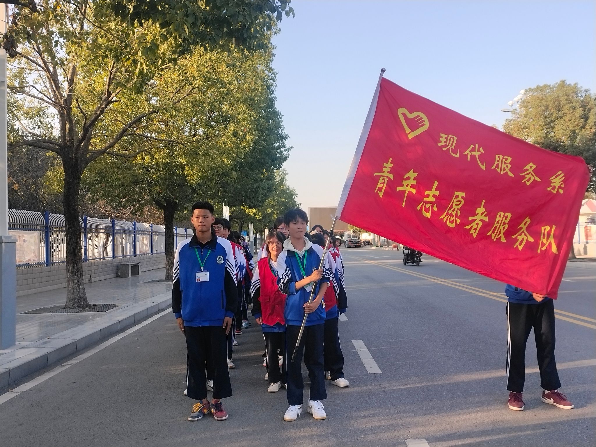 青年志愿者在行动