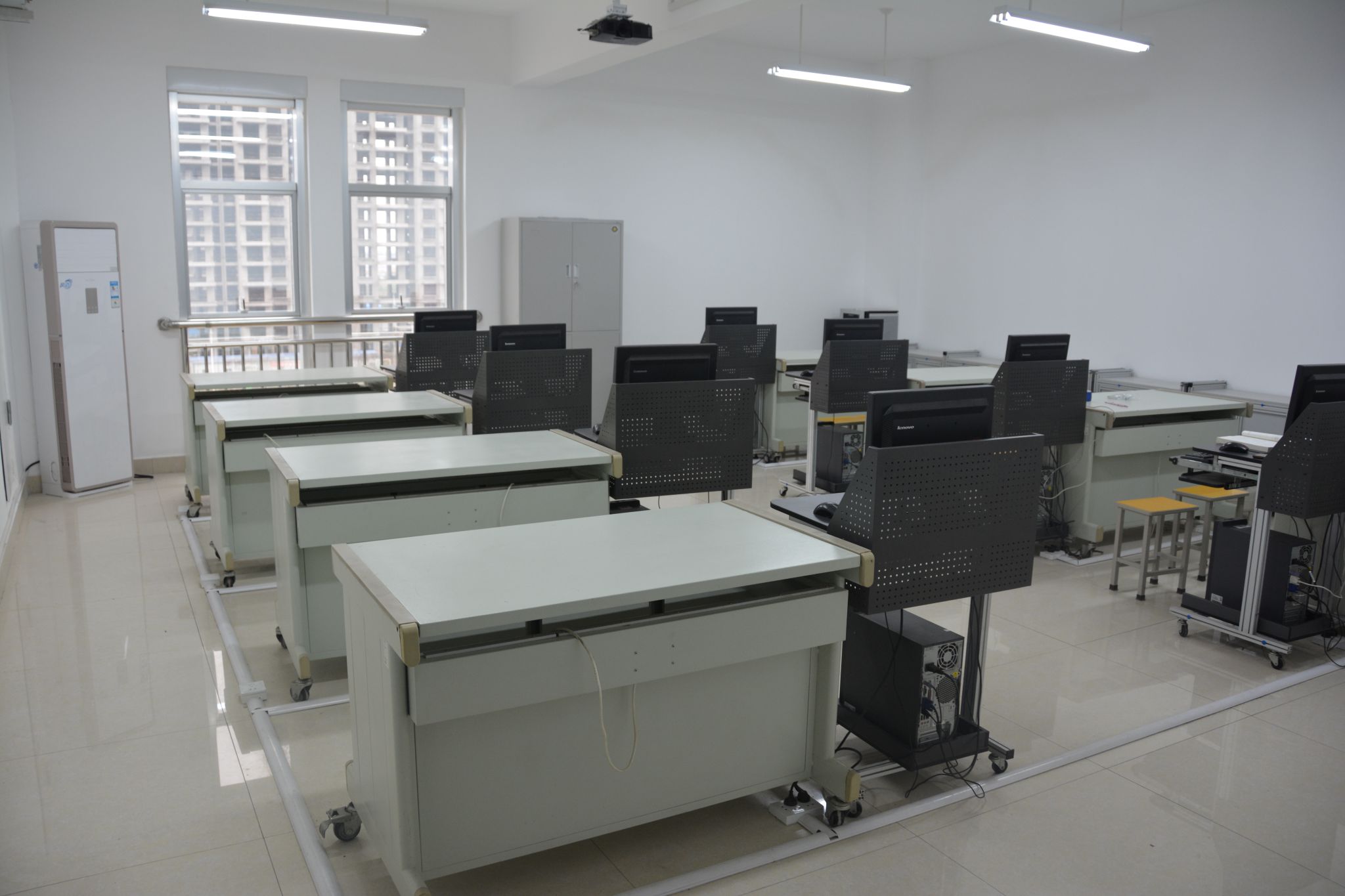 机电工程系公差测绘实训室全景VR