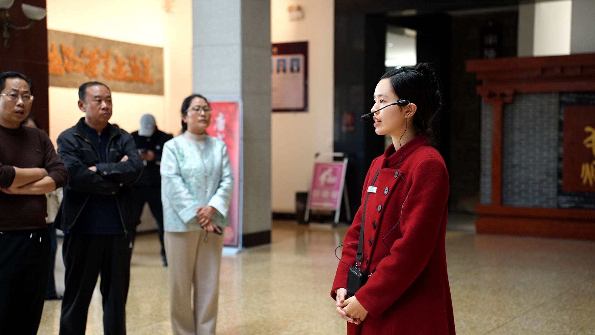 赏汉画瑰宝 强文化自信 担育人使命——我校组织公共基础课教师走进南阳市汉画馆开展研学活动
