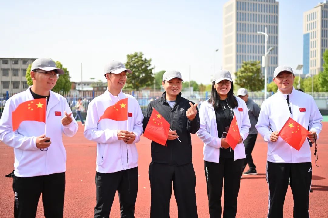 强体魄、聚合力、展风采--2025春季田径运动会暨教职工趣味运动会掠影