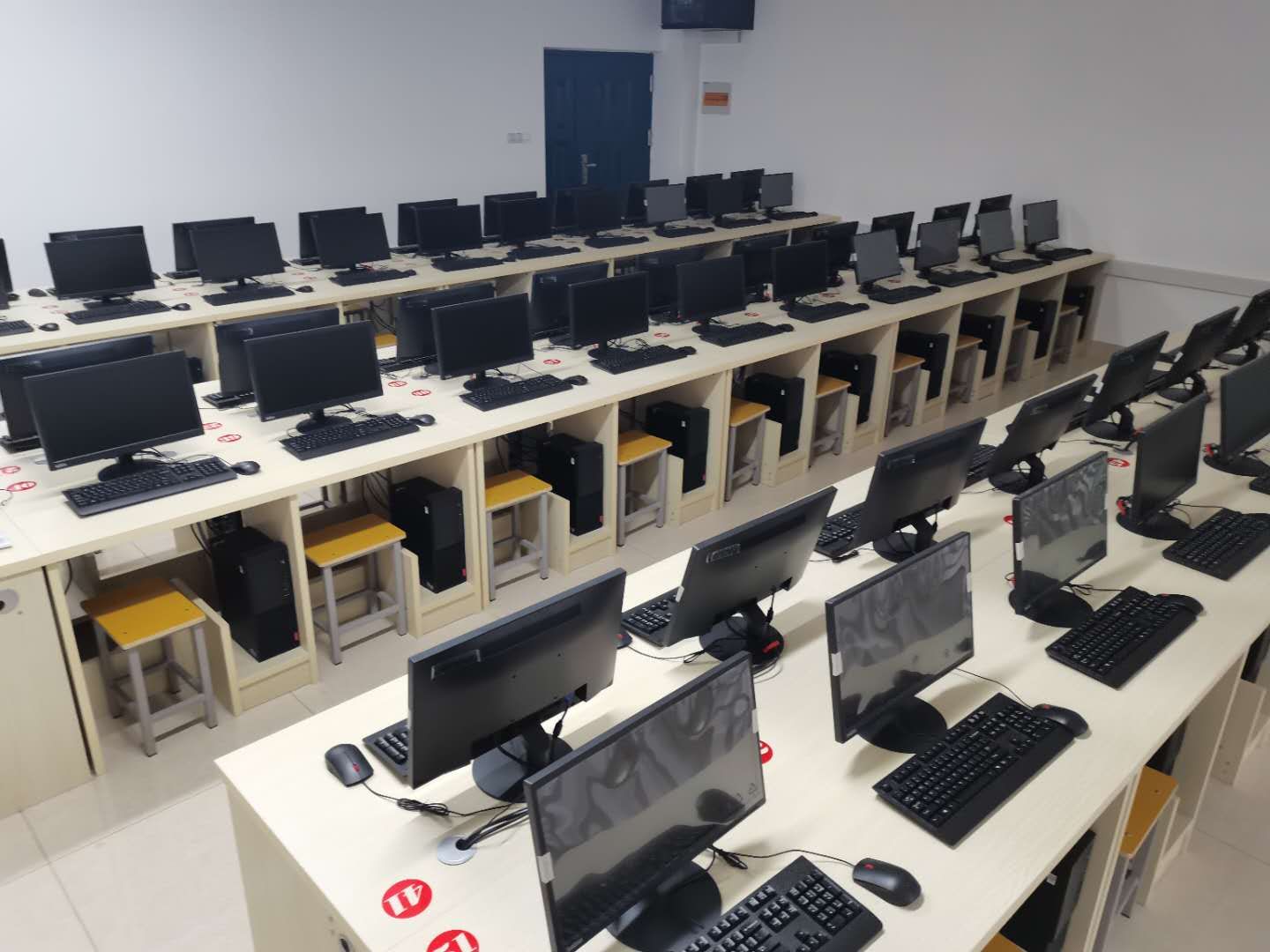机电工程系数控仿真机房全景VR