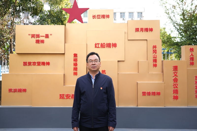 教管支部梁玉建.JPG